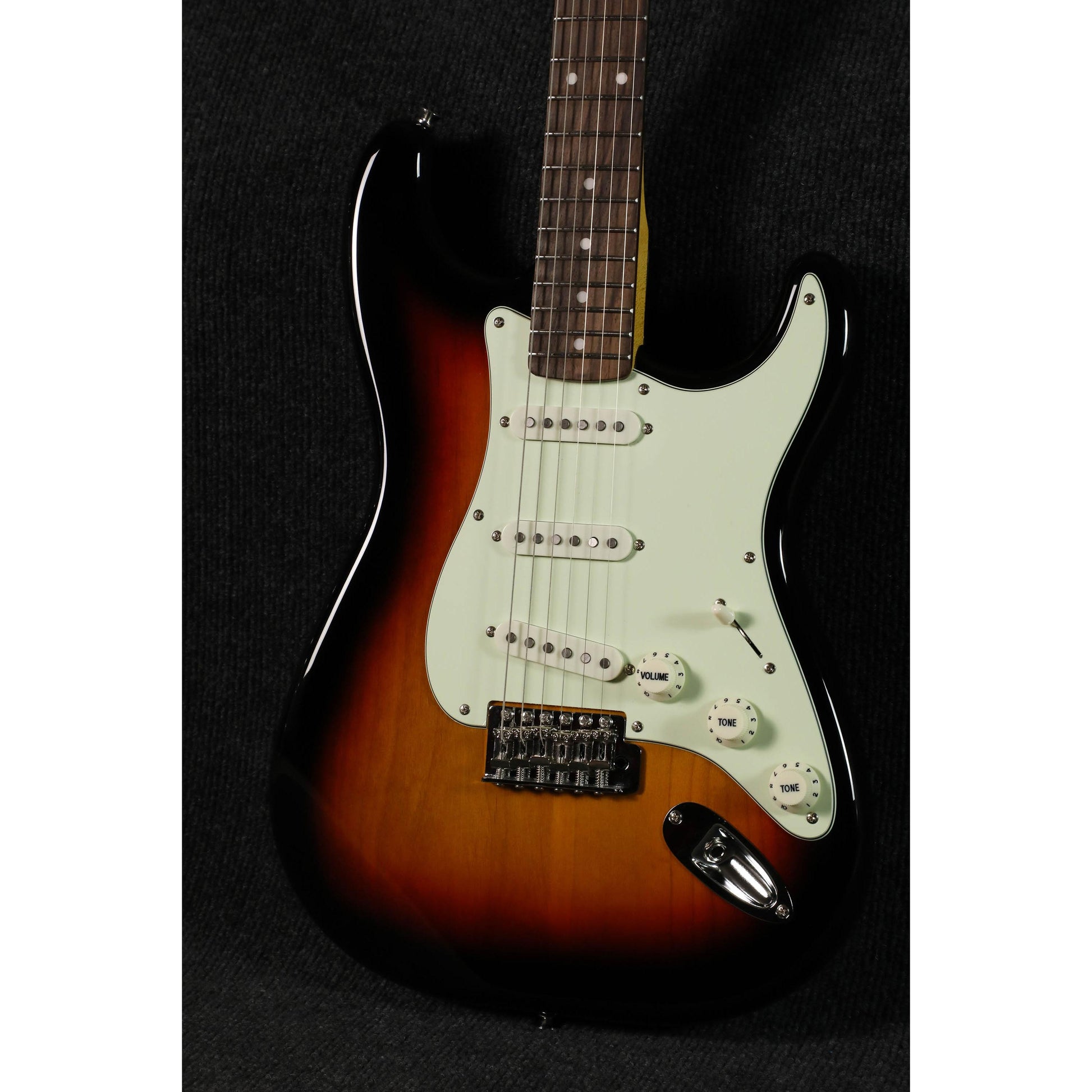 Đàn Guitar Điện Sqoe SEST1002 SSS, Rosewood Fingerboard - Việt Music