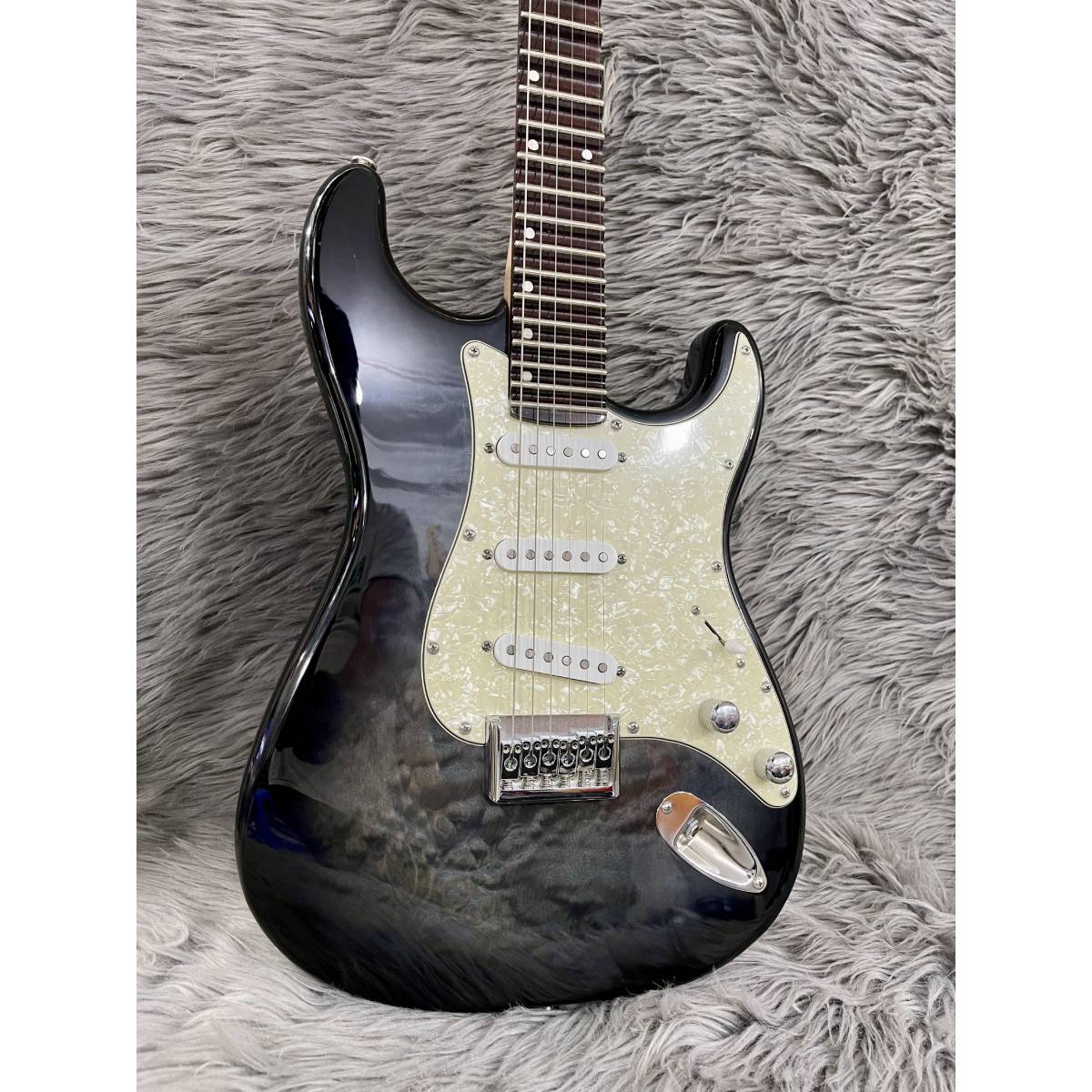 Đàn Guitar Vọng Cổ Điện Stratocaster Logo Fender 120 - Việt Music