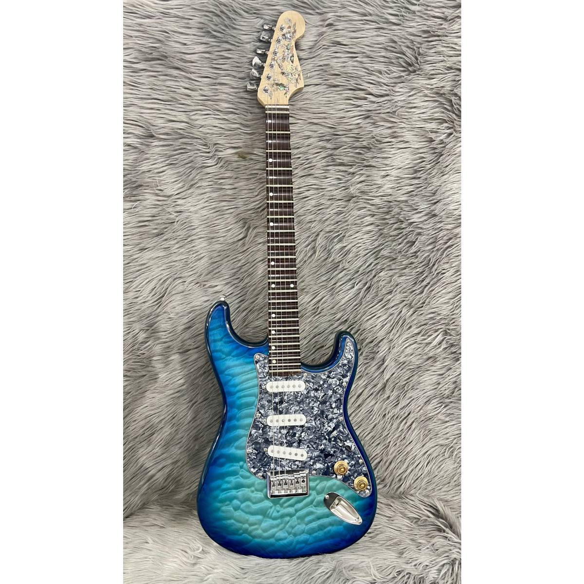 Đàn Guitar Vọng Cổ Điện Stratocaster Logo Fender 120 - Việt Music