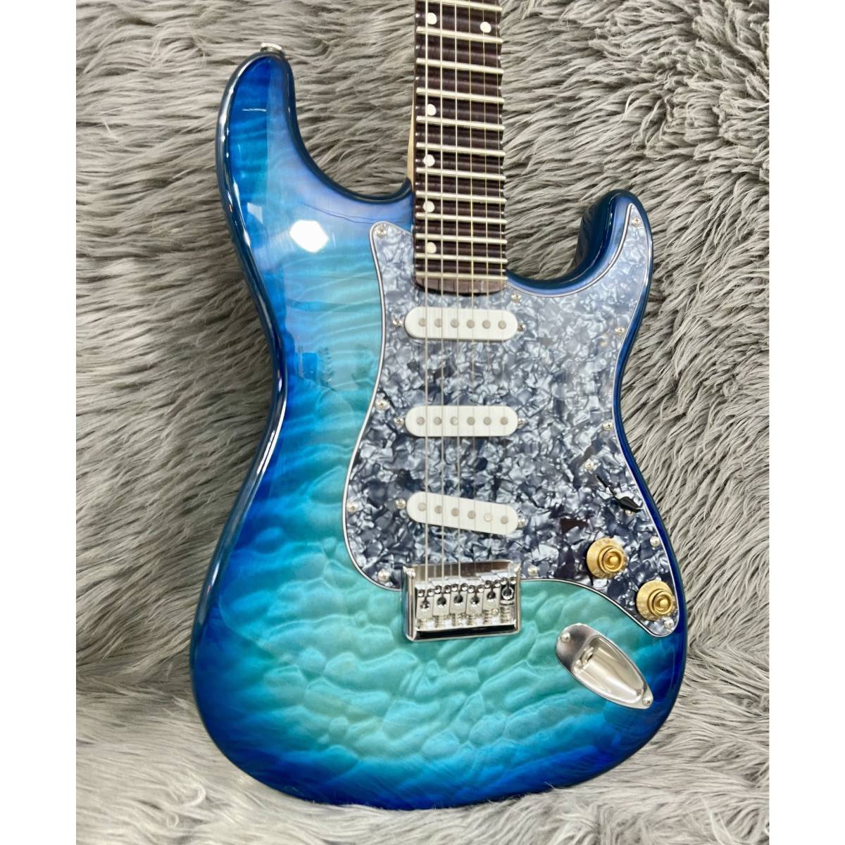 Đàn Guitar Vọng Cổ Điện Stratocaster Logo Fender 120 - Việt Music