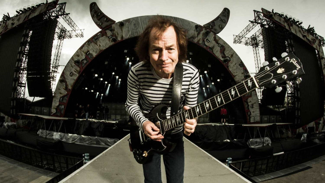 Có Thể Bạn Chưa Biết Angus Young Là Ai?