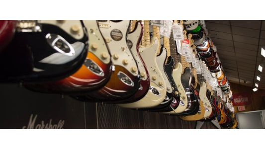 Đàn Guitar Stratocaster Giá Bao Nhiêu?