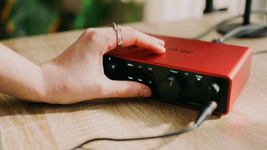 Focusrite Scarlett 2i2 Gen 4 Có Đáng Mua Không? Đánh Giá Chi Tiết Từ Việt Music