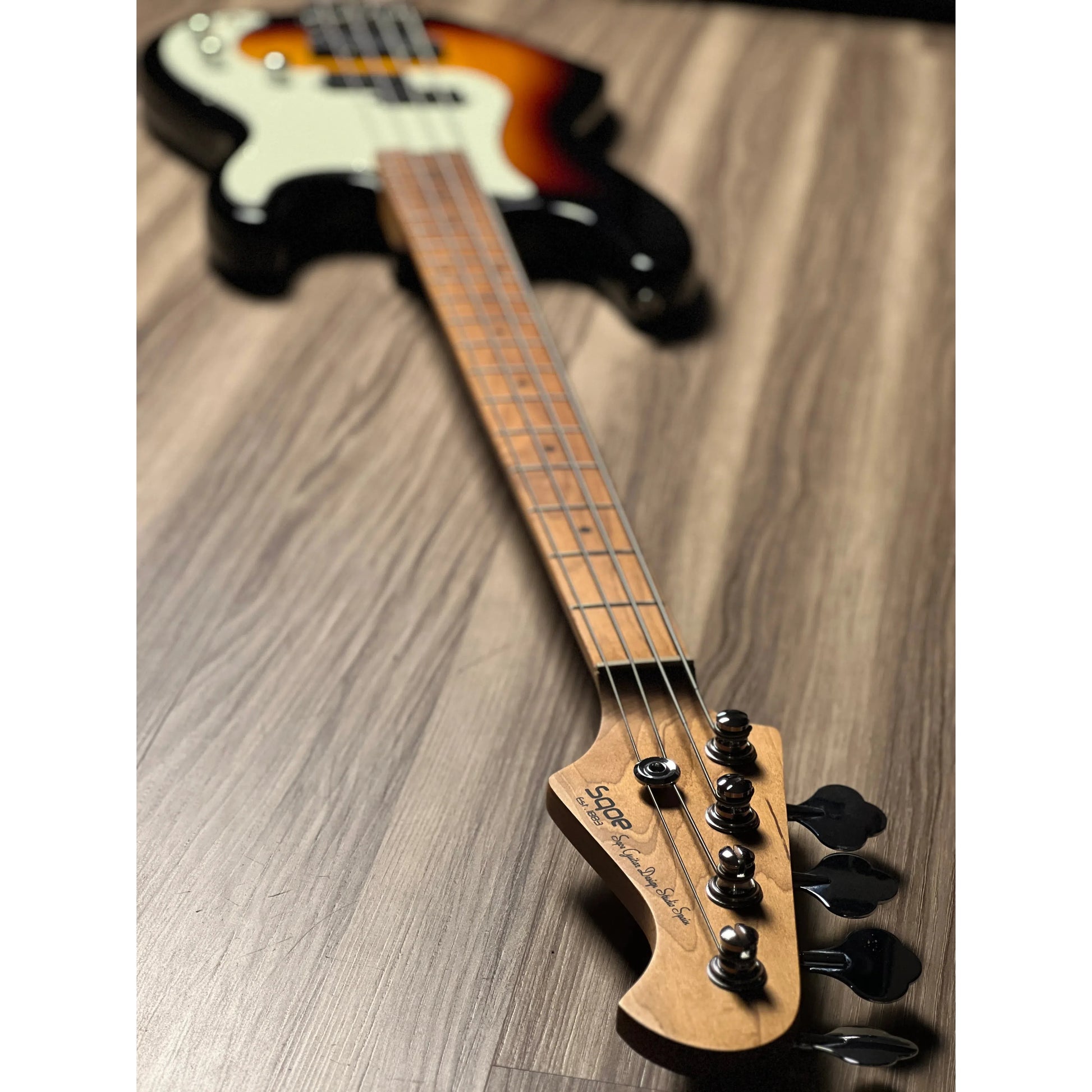 Đàn Guitar Bass Sqoe SPJ600 SS, Maple Fingerboard - 4 Strings - Việt Music