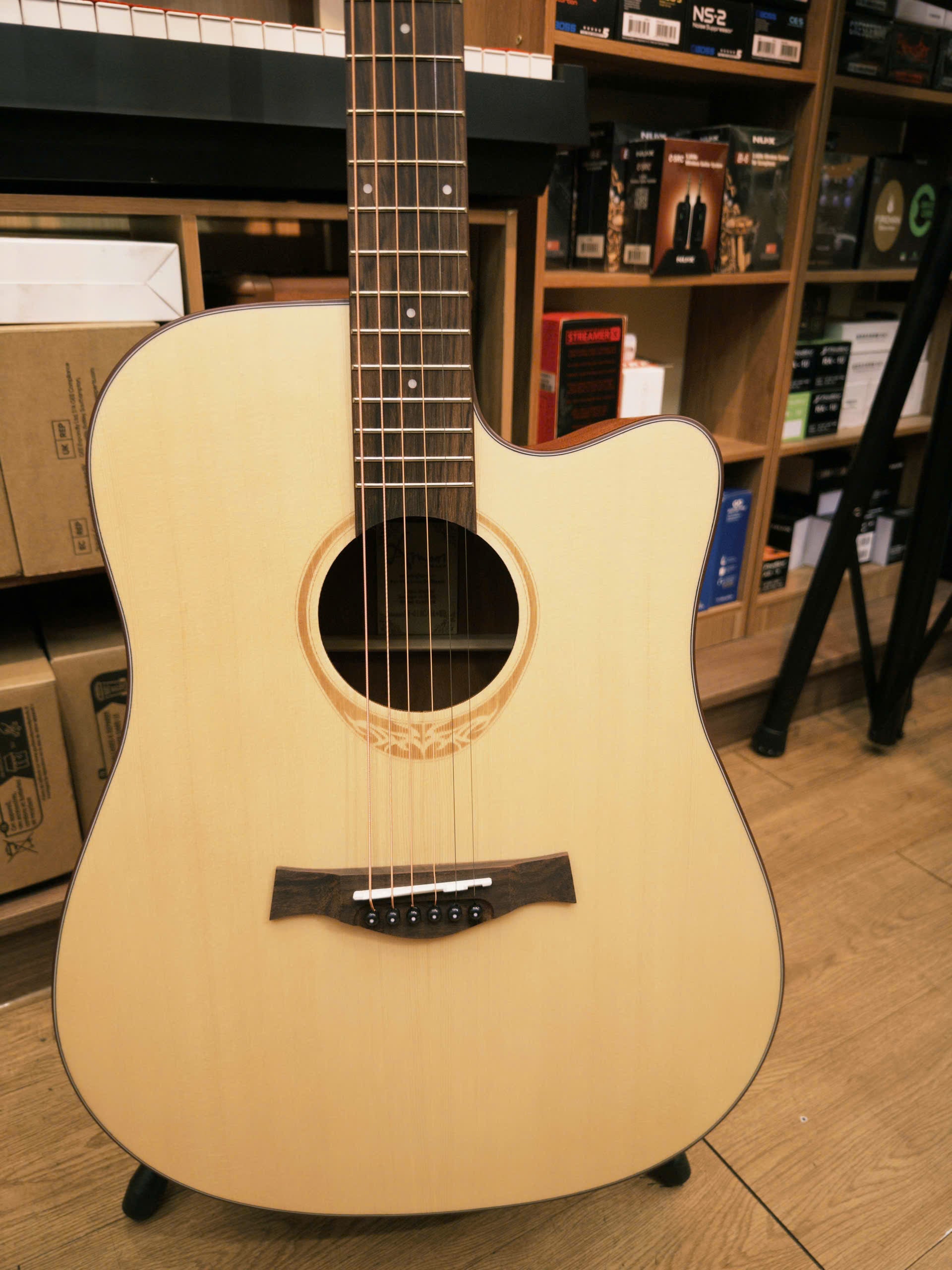 Đàn Guitar Acoustic Enya Amari AM-418C EQ - Việt Music