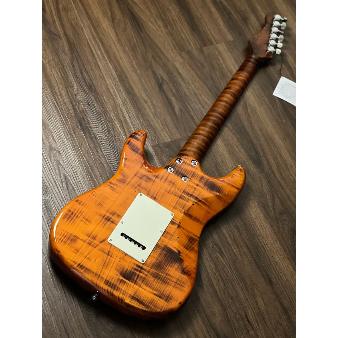 Đàn Guitar Điện Sqoe SEST980 HSS, Maple Fingerboard, Tiger - Việt Music