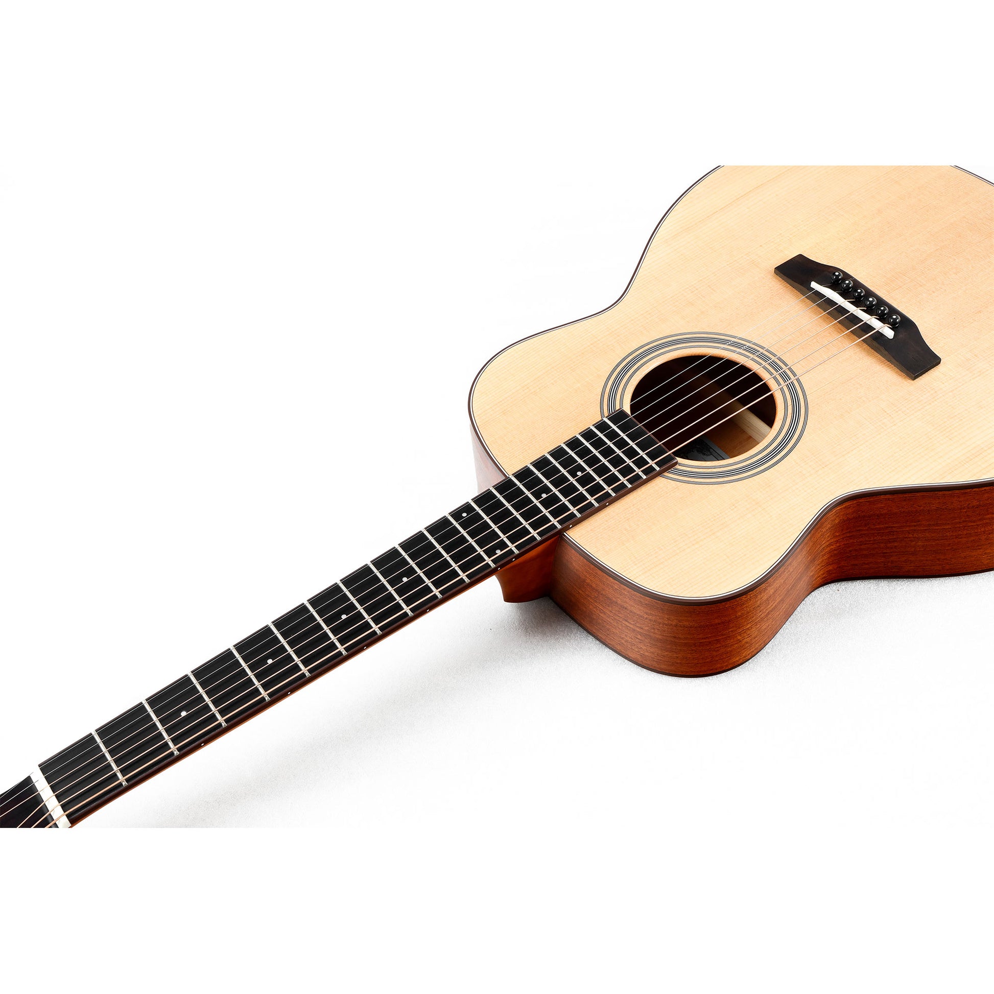 Đàn Guitar Acoustic Saga GS700 - Việt Music