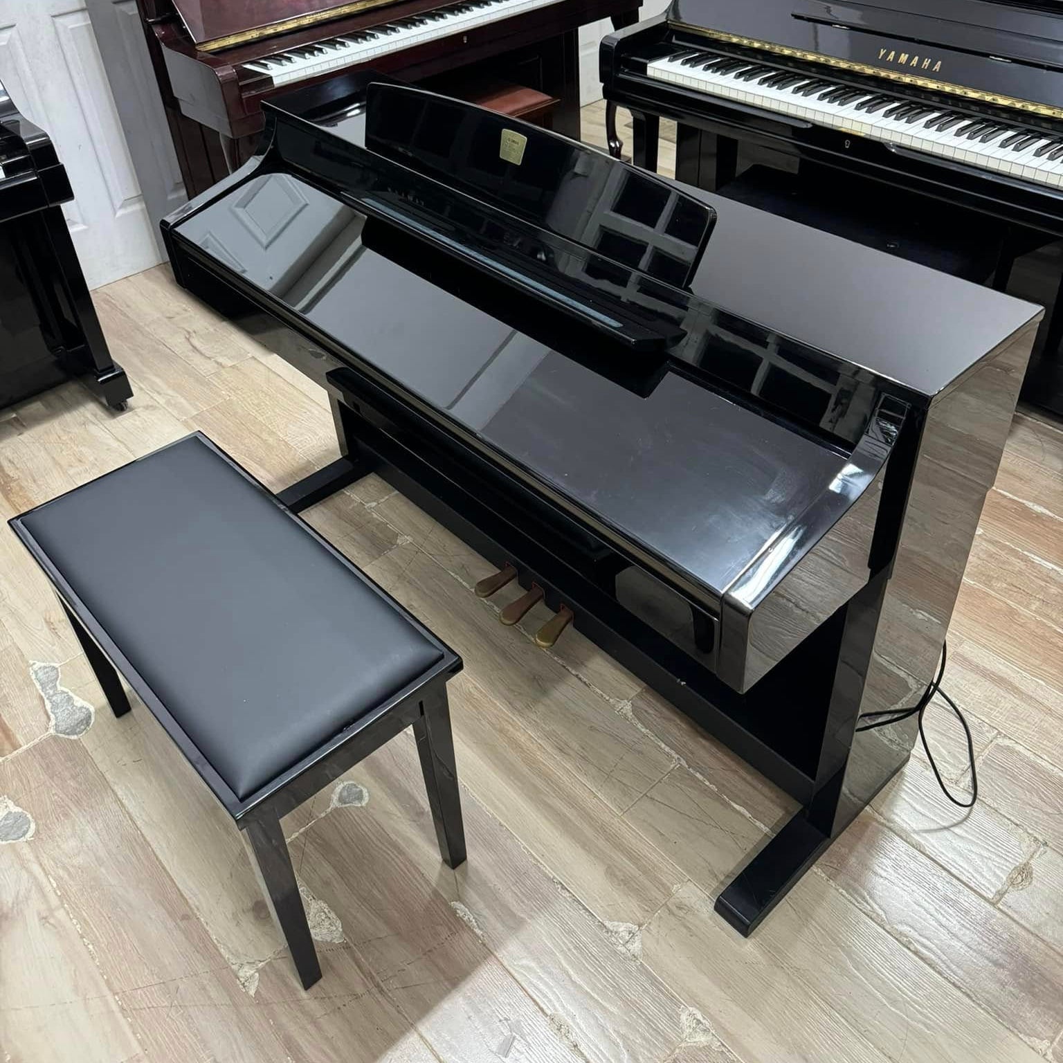 Đàn Piano Điện Yamaha CLP-330 - Qua Sử Dụng - Việt Music
