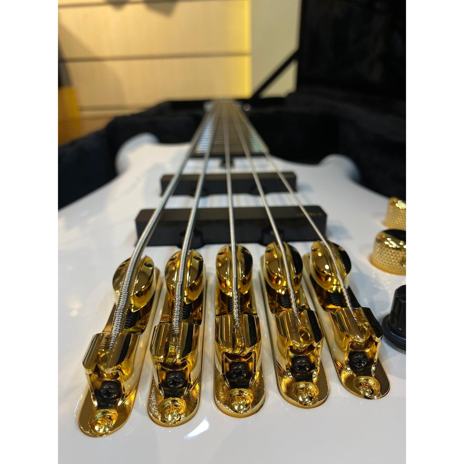 Đàn Guitar Bass Yamaha BBNE2 Nathan East - Signature Series SS, Ebony Fingerboard - 5 Strings - Việt Music