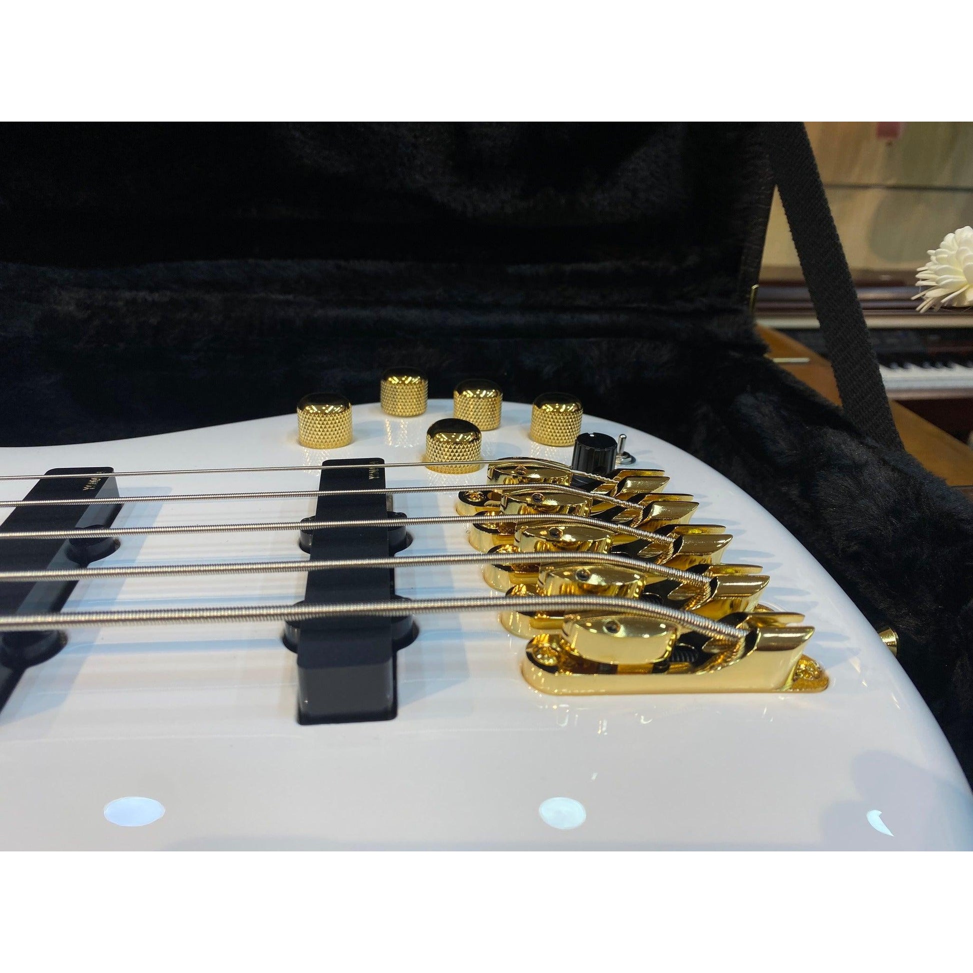 Đàn Guitar Bass Yamaha BBNE2 Nathan East - Signature Series SS, Ebony Fingerboard - 5 Strings - Việt Music