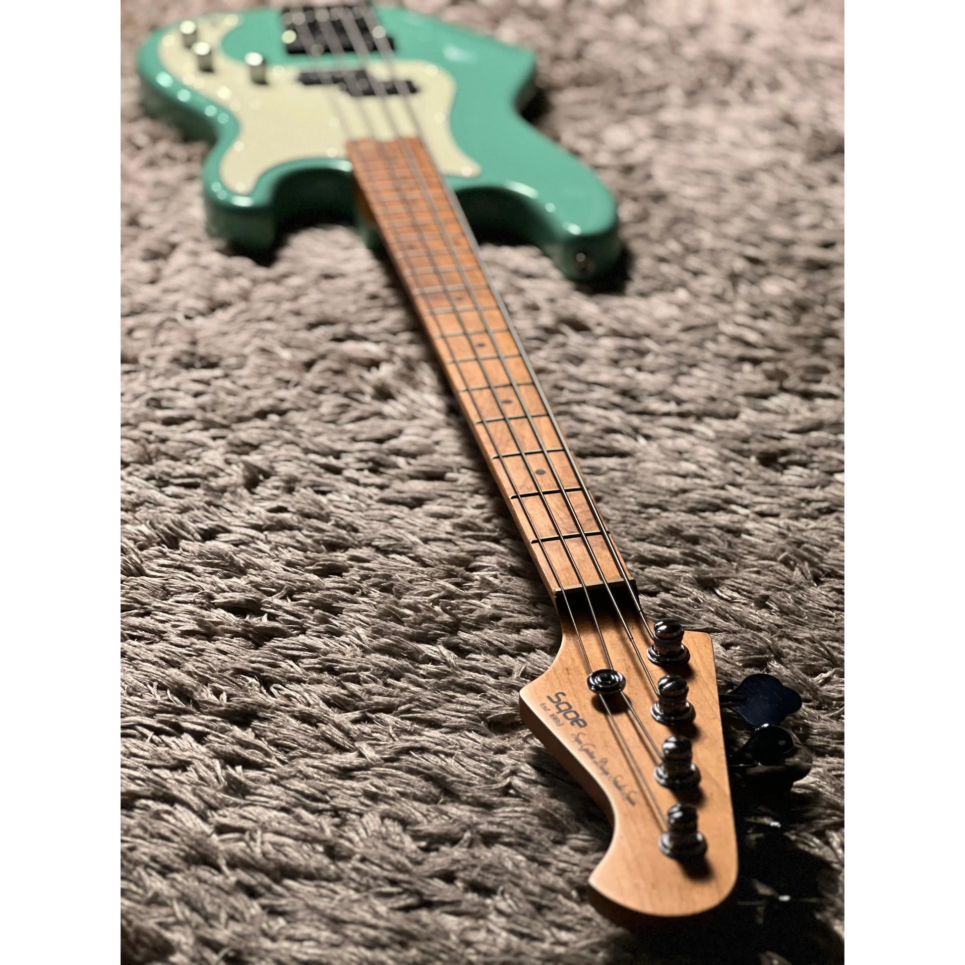 Đàn Guitar Bass Sqoe SPJ600 SS, Maple Fingerboard - 4 Strings - Việt Music