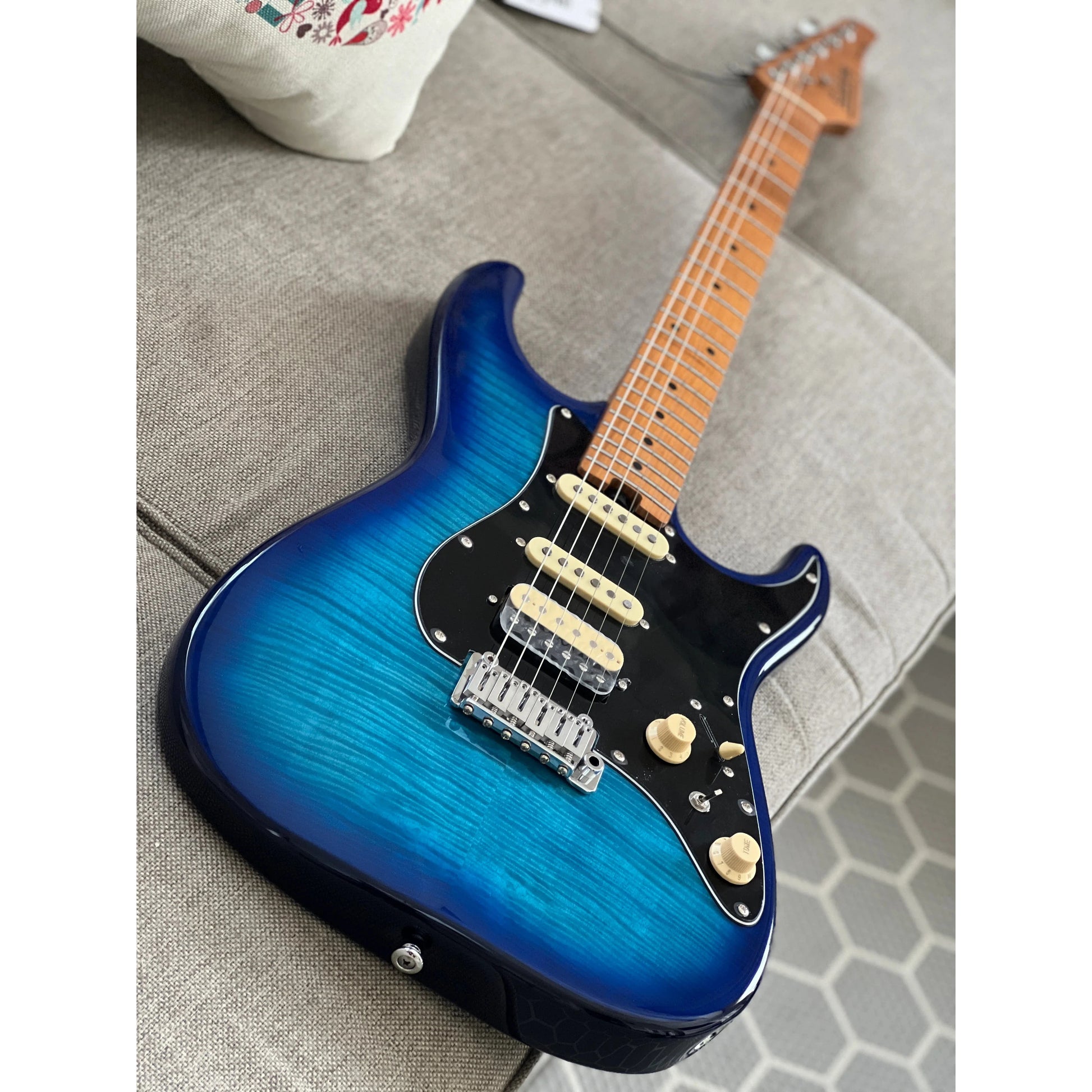 Đàn Guitar Điện Soloking MS-1 Classic MKII HSS, Maple Fingerboard, Blue Burst - Việt Music