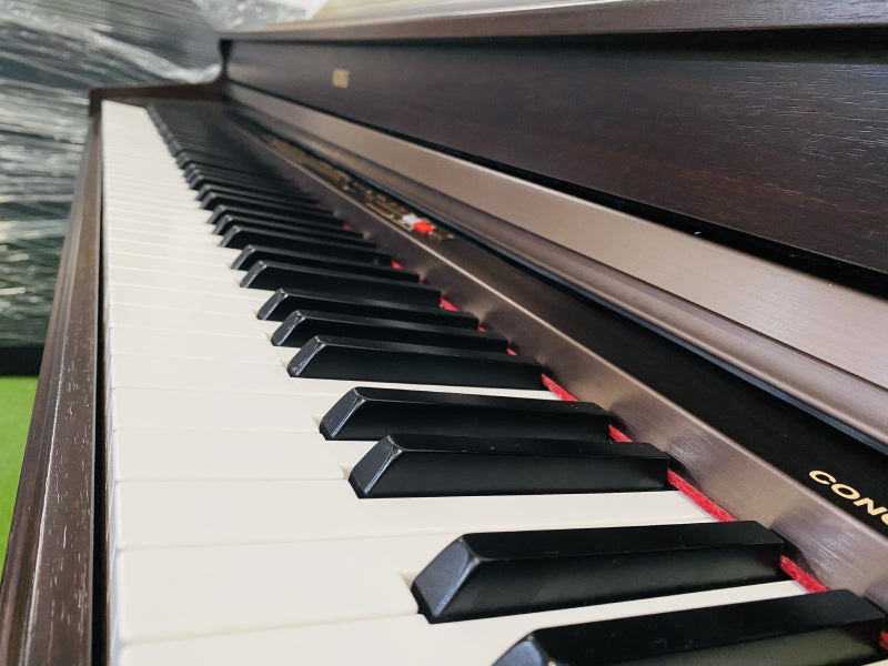 Phím đàn của đàn piano Korg C3200.