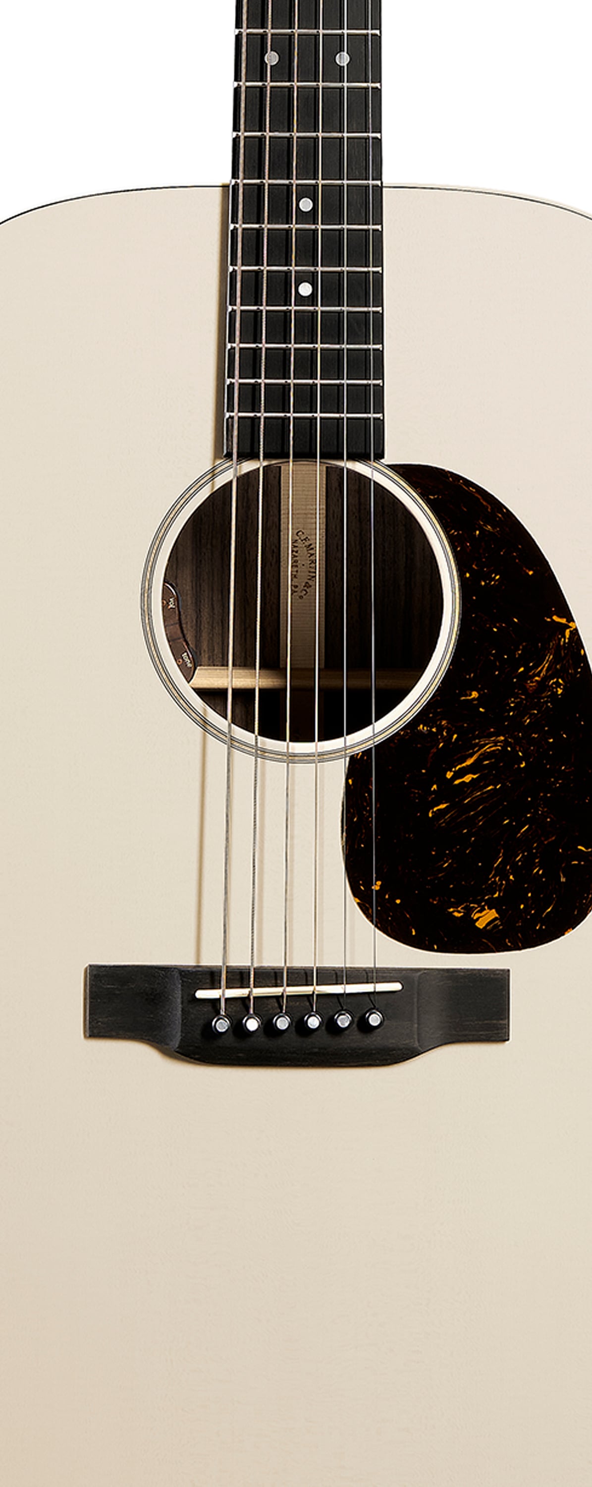 Đàn Guitar Acoustic Martin J-16E