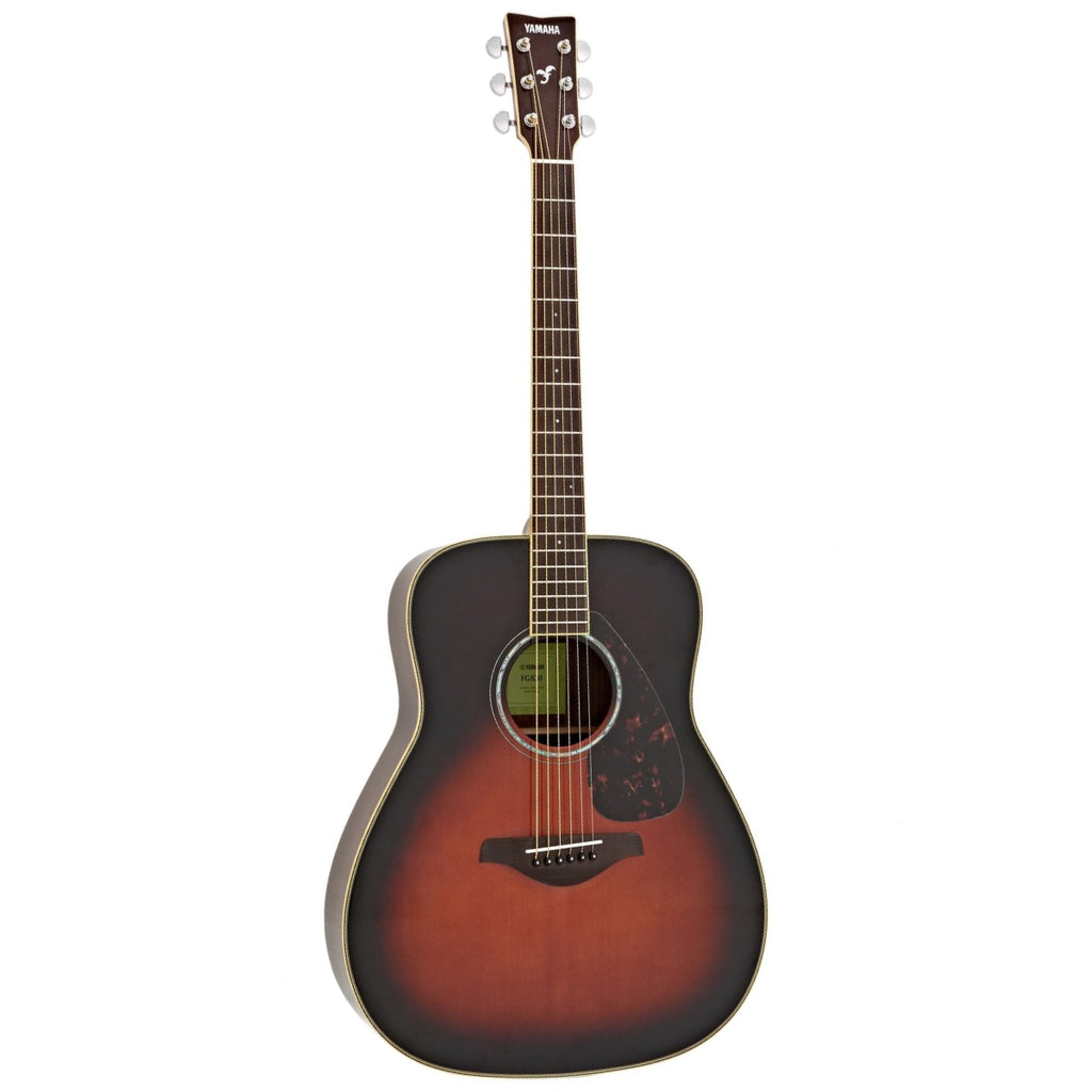 Yamaha FG830 thiết kế với mặt trên gỗ Spruce nguyên tấm, lưng và hông gỗ Rosewood cho âm thanh đầy uy lực