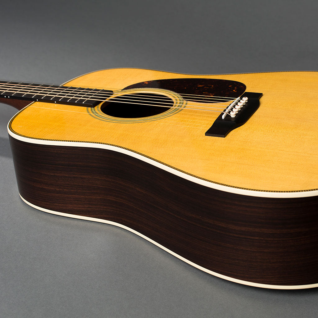 MARTIN GUITAR HD-28V