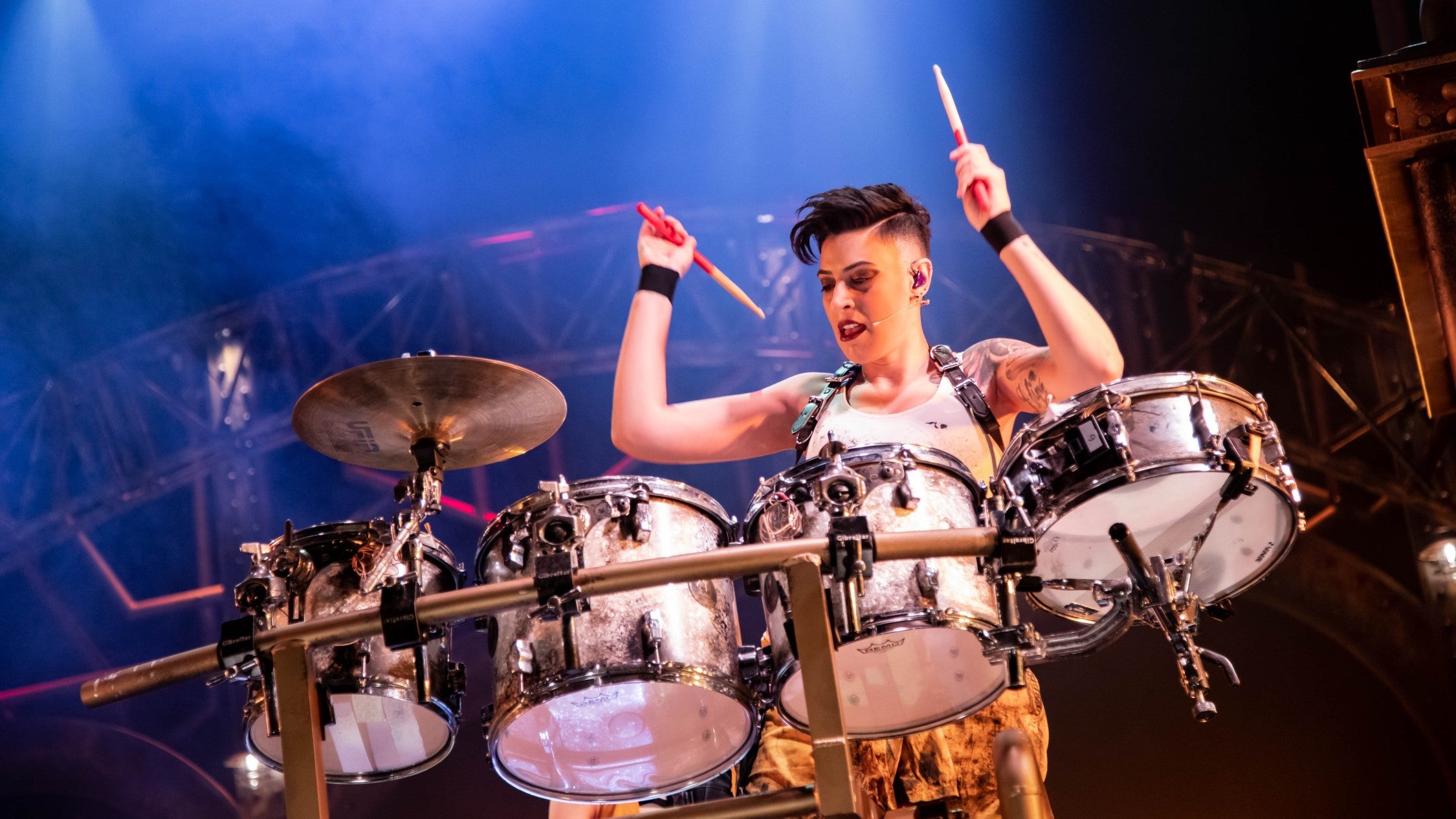 Chọn trống Jazz hay trống Điện cho người mới bắt đầu
