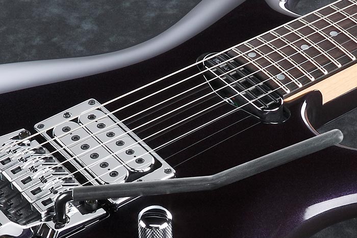 DiMarzio® 拾音器和 24 品絲