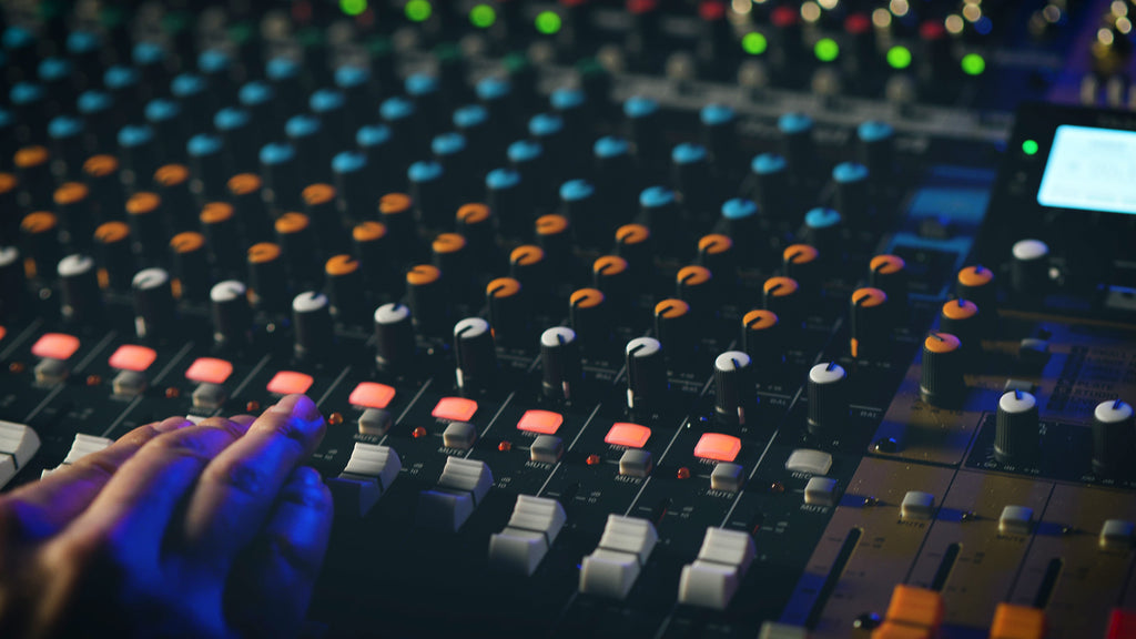 Mixer Tascam Model 24 Analog with Digital Recorder