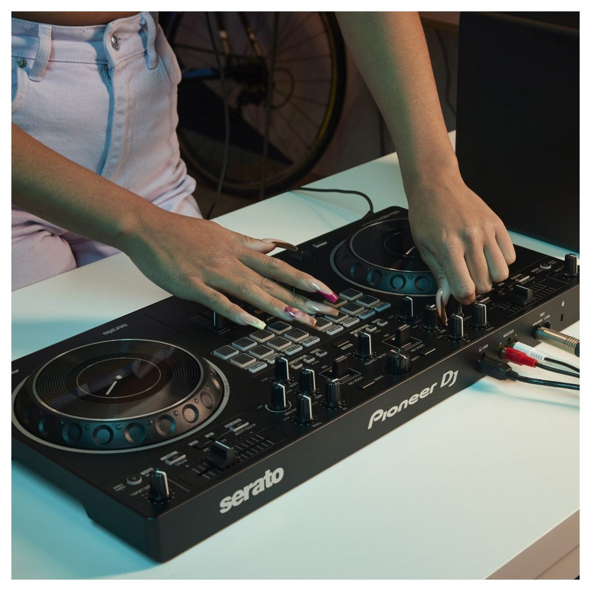 DJ Controller Pioneer DJ DDJ-REV1 - Việt Music