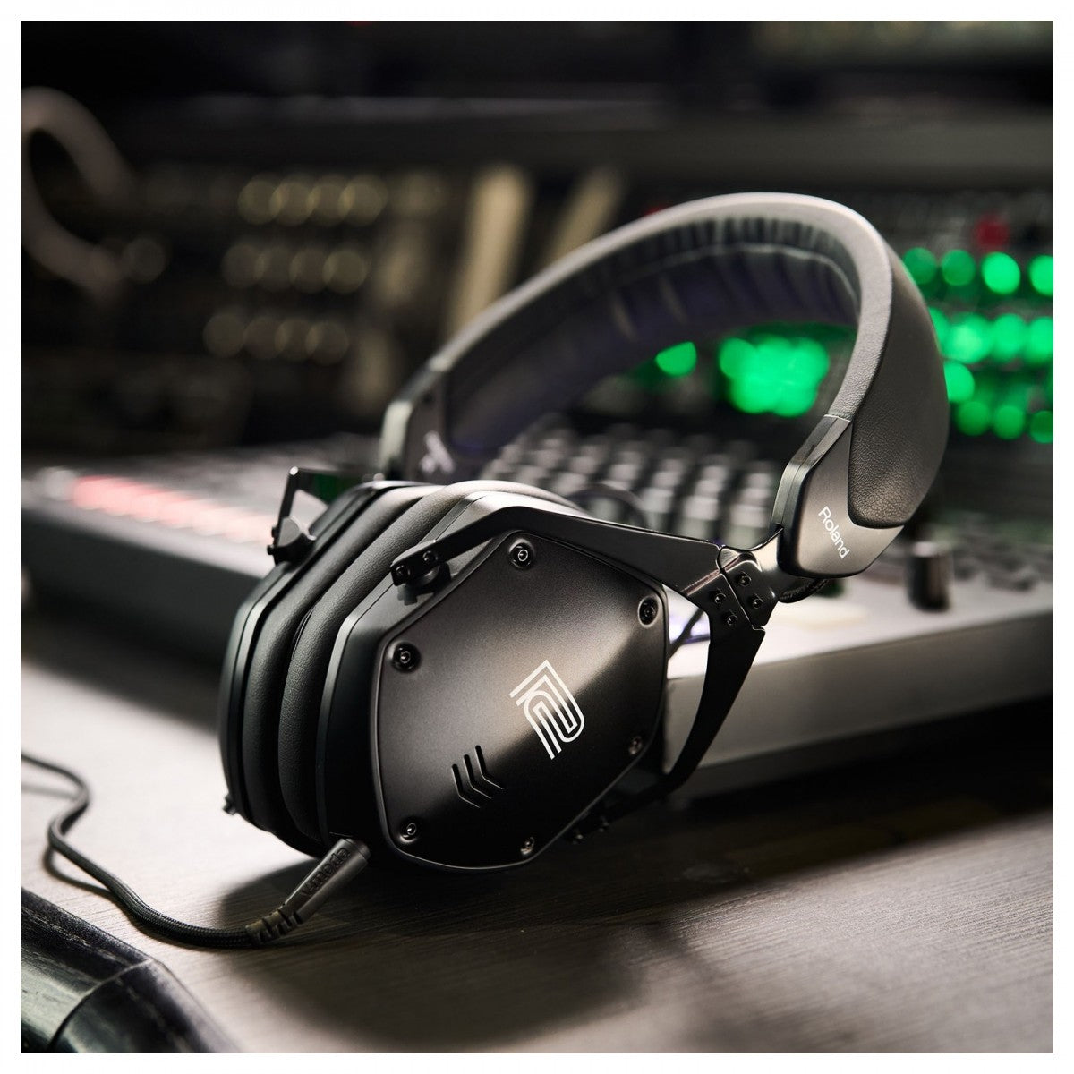 Tai Nghe Roland VMH-S100 Music Production - Việt Music