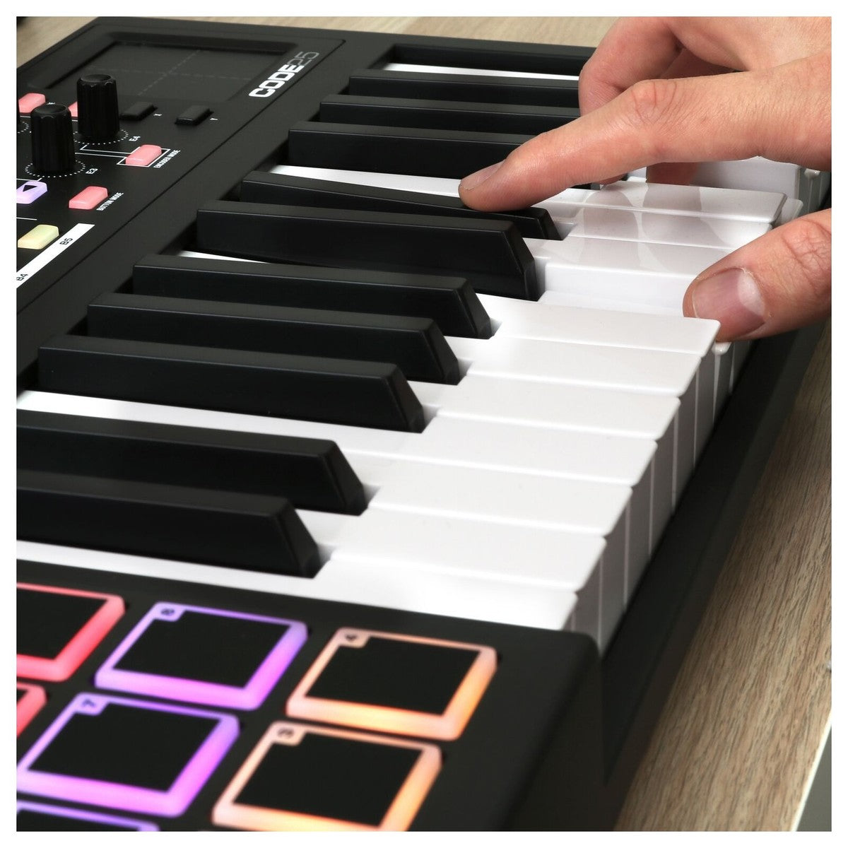 MIDI Keyboard Controller M-Audio Code 25 - Việt Music