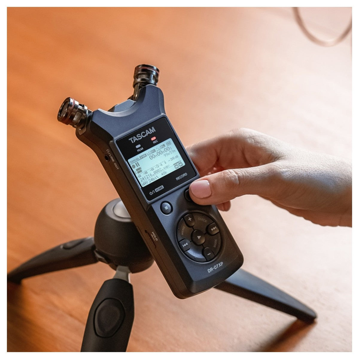 Thiết Bị Ghi Âm Tascam DR-07XP Portable Handheld Recorder with Interface - Việt Music