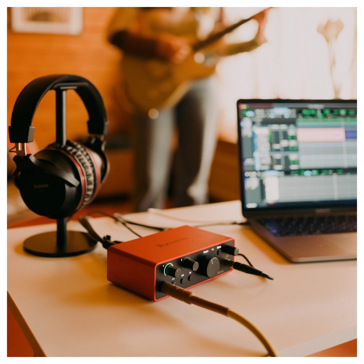 Audio Interface Focusrite Scarlett Solo Gen 4 - Việt Music